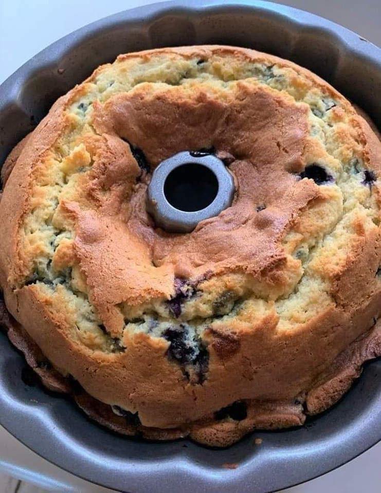 Blueberry Sour Cream Coffee Cake