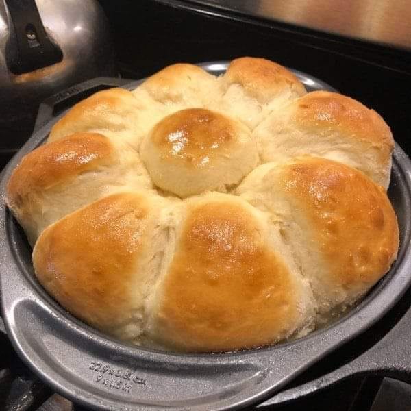 Old Fashioned Soft and Buttery Yeast Rolls