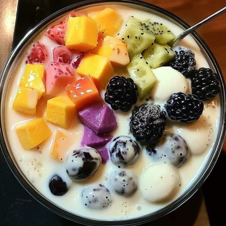 Refreshing Yogurt Parfait! 