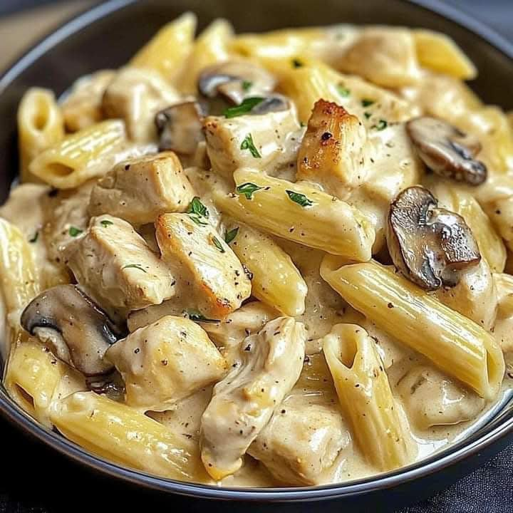 Creamy Chicken & Mushroom Pasta