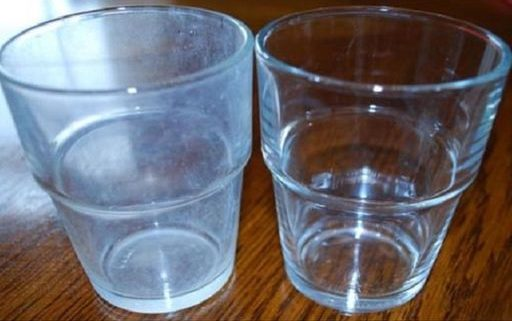 Here’s how to remove white patina from glasses and make them shiny with a cool trick