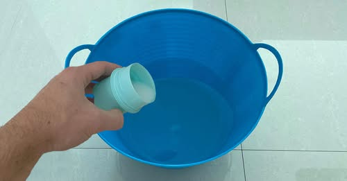 Fabric Softener and Vinegar Trick to Clean and Polish Any Type of Floor